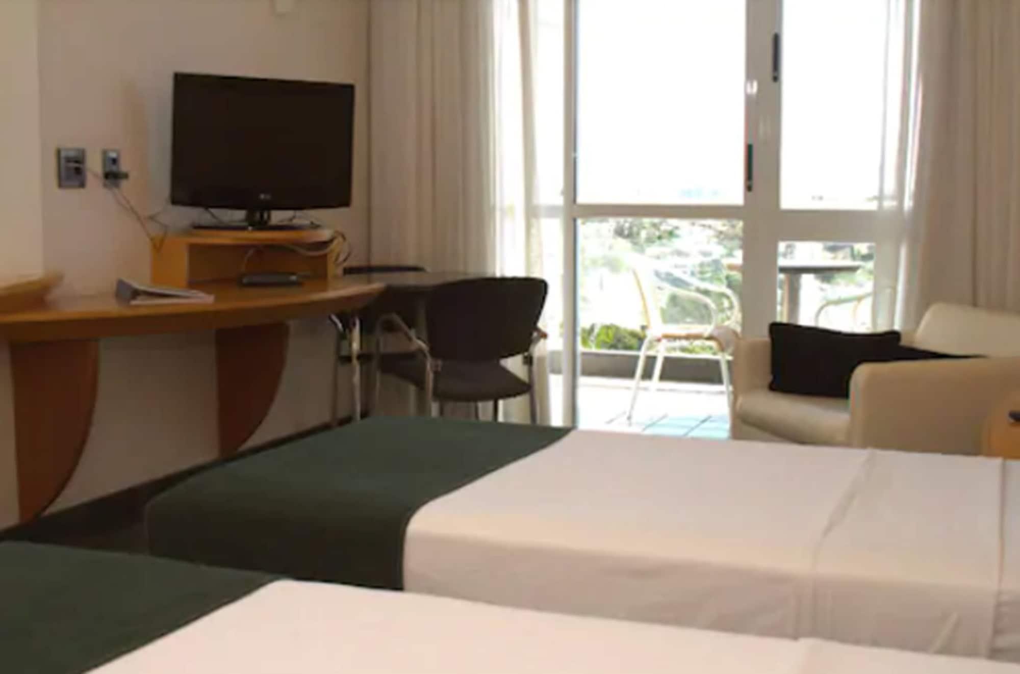 Hotel Senac Ilha Do Boi Vitoria Ngoại thất bức ảnh A room at the hotel