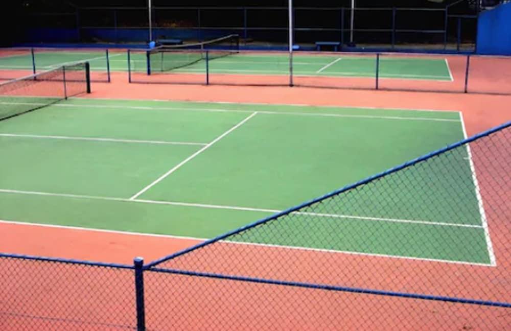 Hotel Senac Ilha Do Boi Vitoria Ngoại thất bức ảnh Tennis courts
