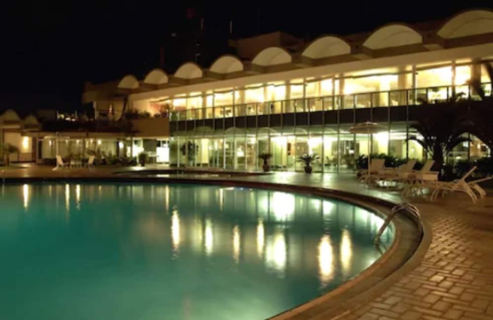 Hotel Senac Ilha Do Boi Vitoria Ngoại thất bức ảnh The pool at the hotel