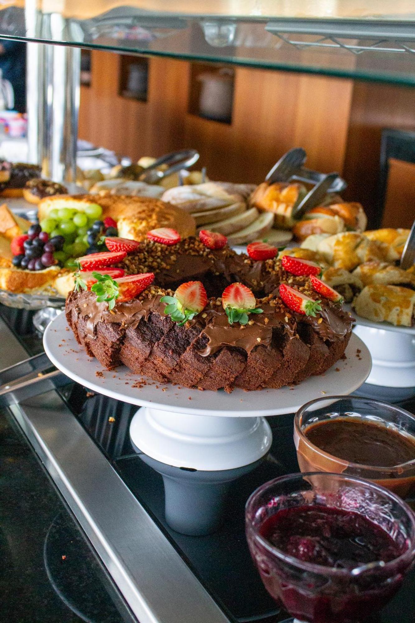 Hotel Senac Ilha Do Boi Vitoria Ngoại thất bức ảnh A chocolate cake