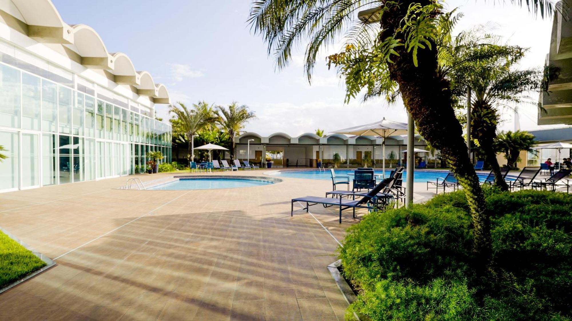 Hotel Senac Ilha Do Boi Vitoria Ngoại thất bức ảnh The swimming pool at the hotel