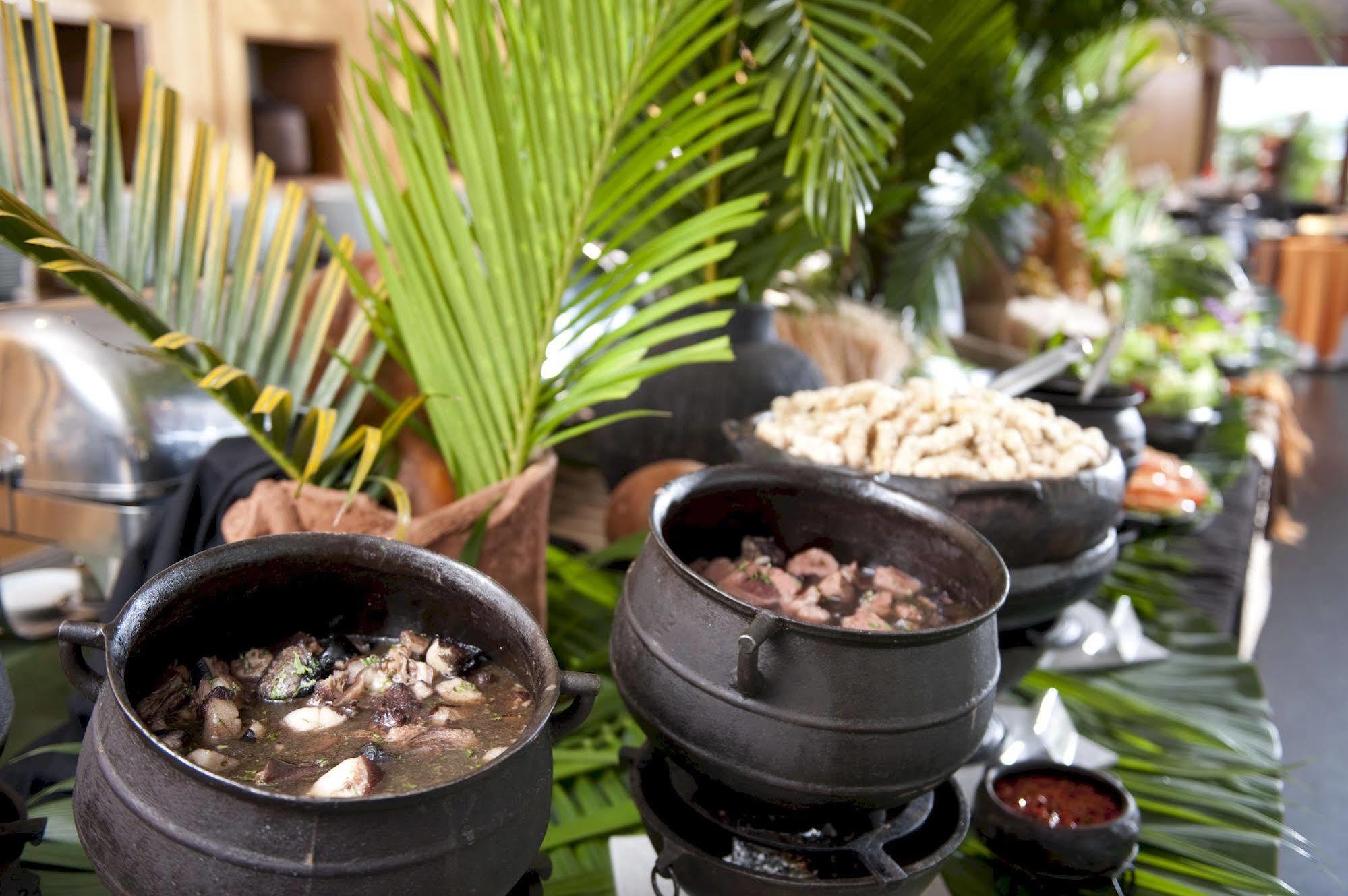 Hotel Senac Ilha Do Boi Vitoria Ngoại thất bức ảnh A selection of African cuisine